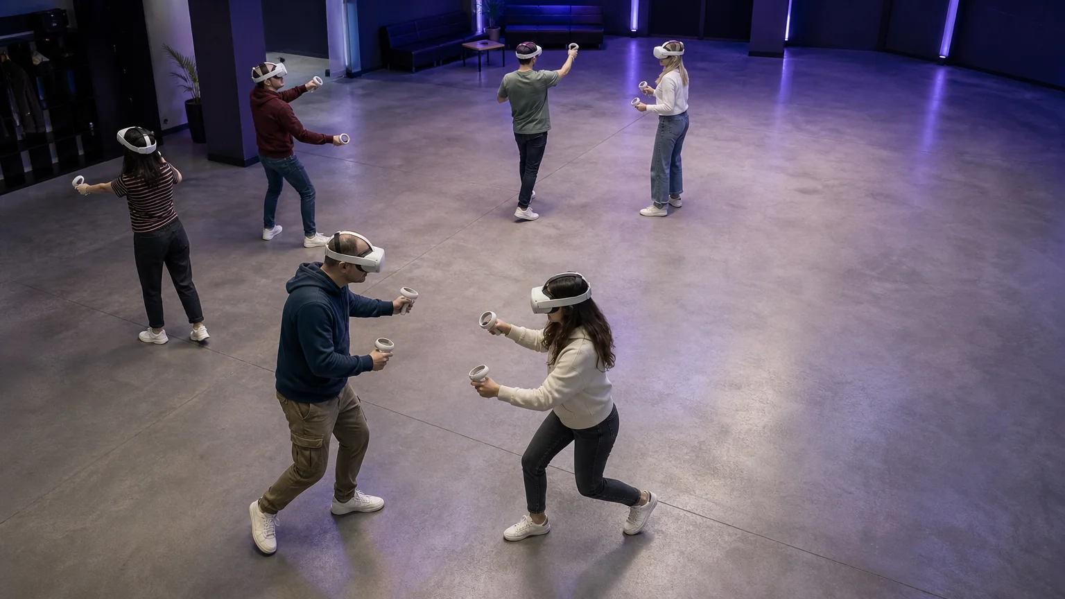 Six joueurs réunis dans une Arena VR en mouvement libre